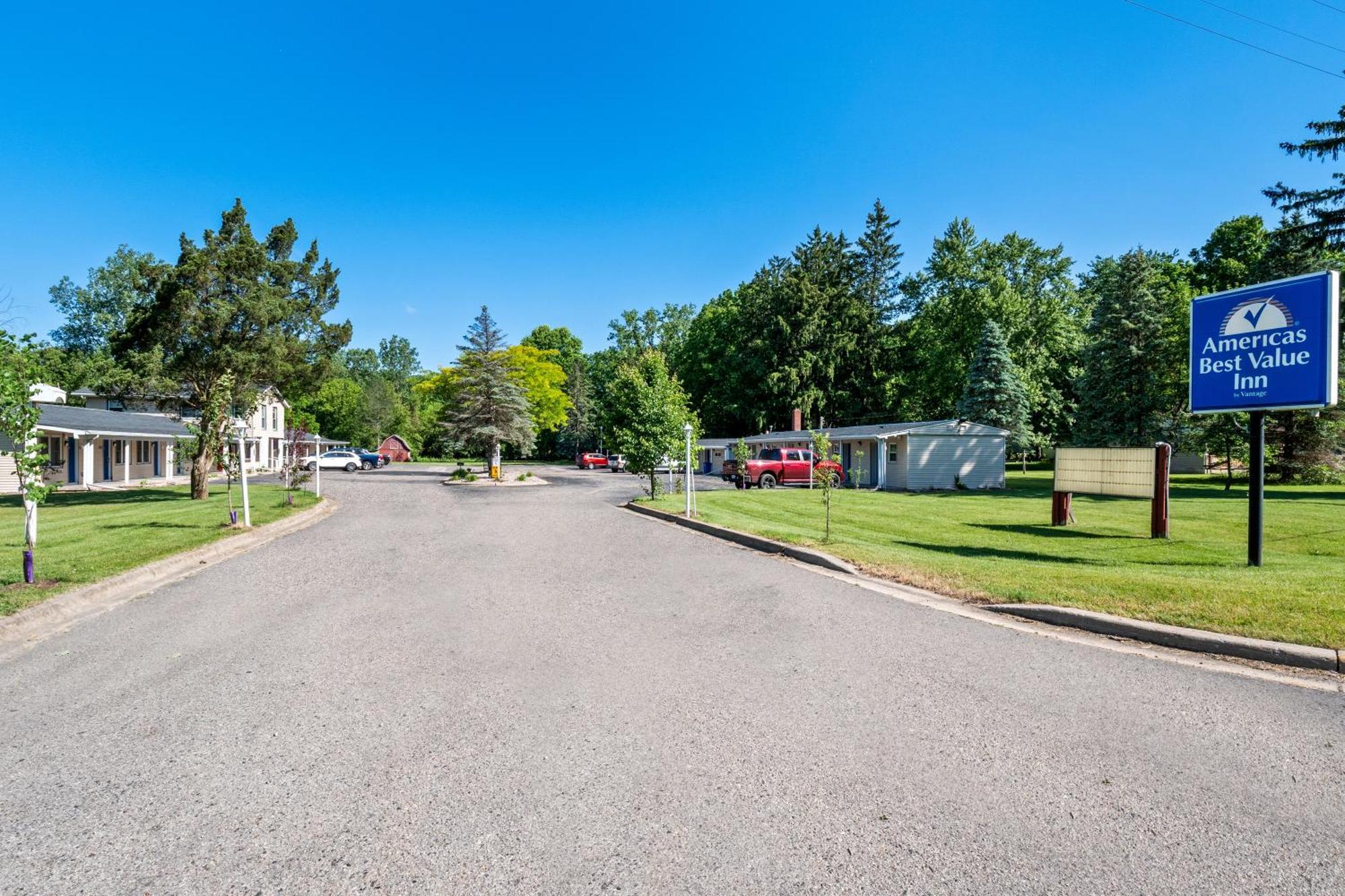 Americas Best Value Inn Jonesville/Hillsdale Buitenkant foto